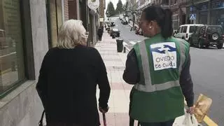 Oviedo se vuelca en los cuidados a los mayores: seis de cada diez euros del aumento en gasto social son para la ayuda a domicilio