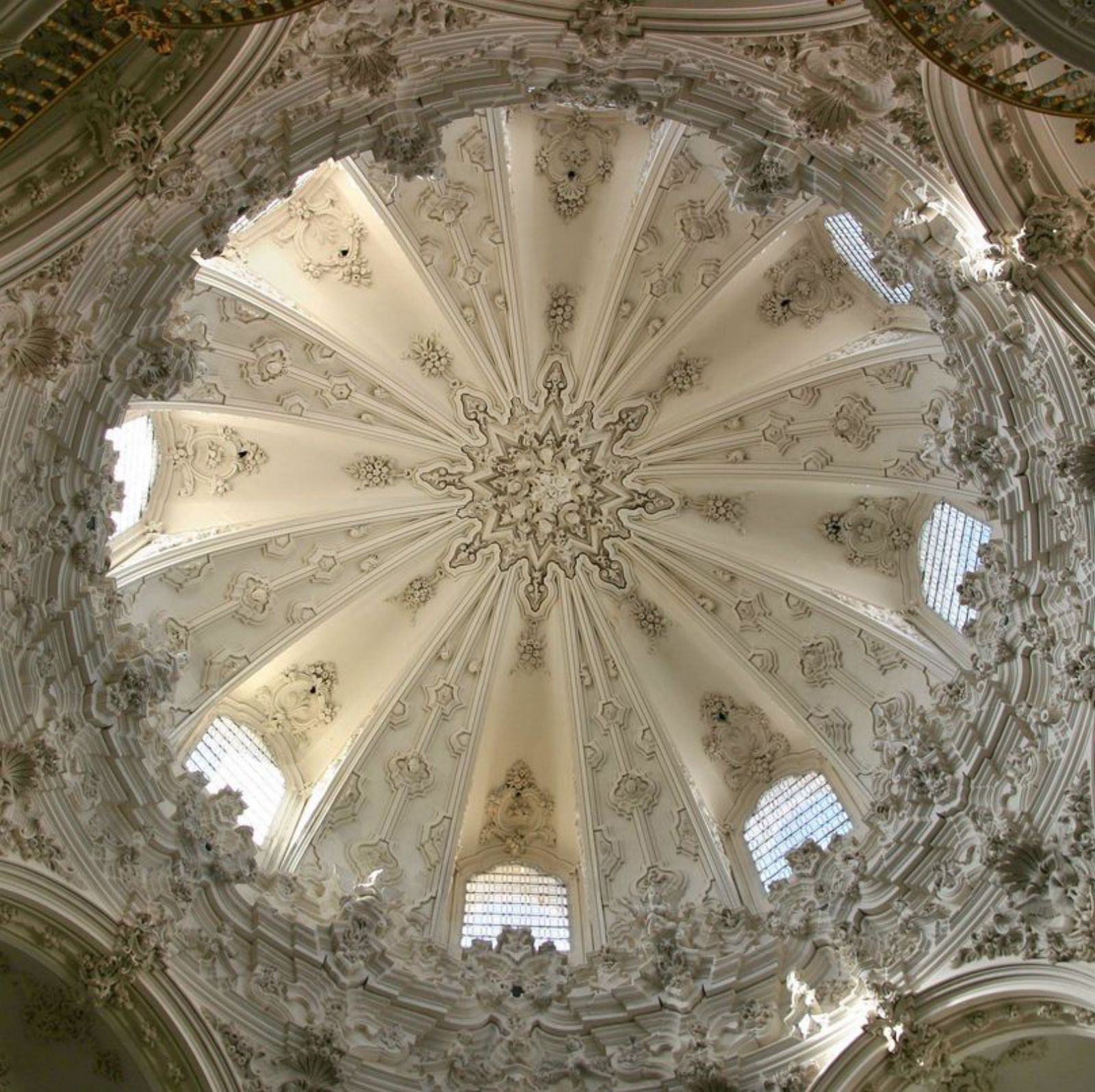 Cúpula del sagrario de la iglesia de la Asunción de Priego.