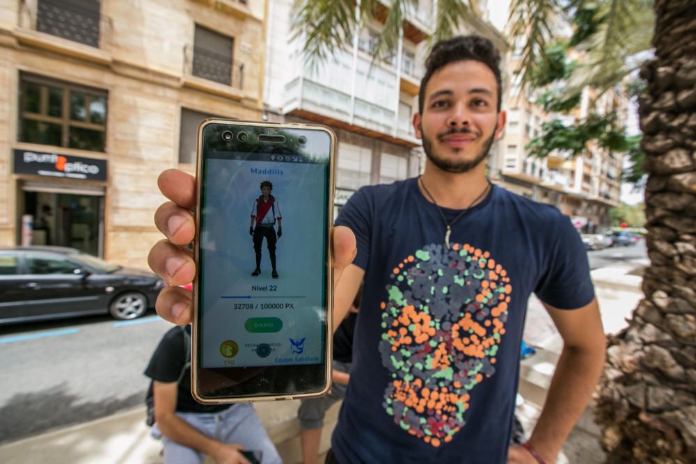 Pokémon Go conquista las calles de Elche