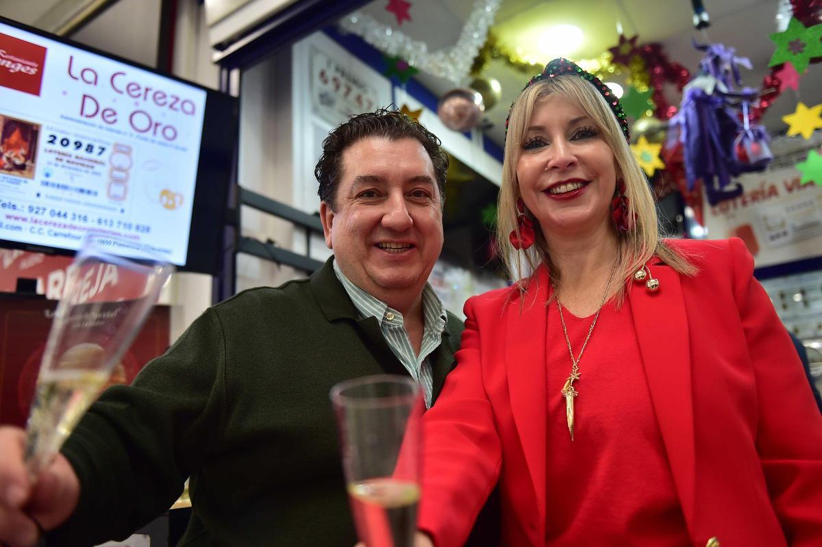 La Cereza de Oro de Plasencia reparte 180.000 euros con dos quintos La Cereza de Oro de Plasencia reparte 180.000 euros con dos quintos