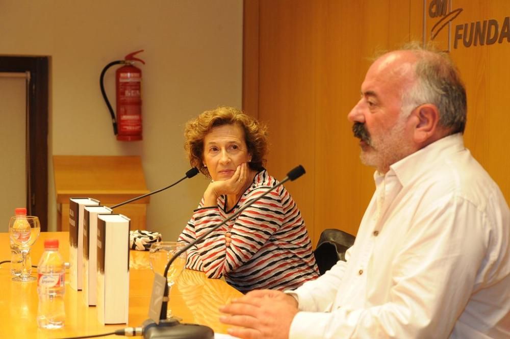 Presentación del libro "Historia de un canalla", d