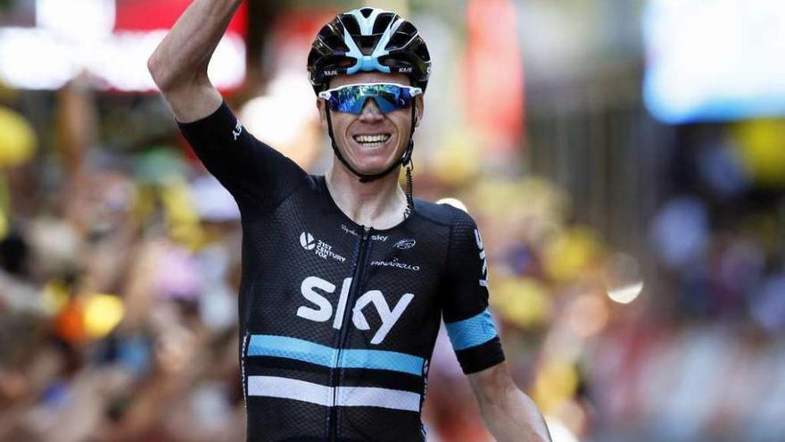 Chris Froome celebra su victoria en la etapa entre Pau y Bagneres de Louchon del Tour de Francia.