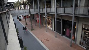 ¿Com s’han de demanar les noves ajudes de 6.000 euros per a botigues en centres comercials tancats?