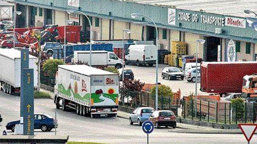 La Cidade do Transporte y el parque industrial han reducido de forma considerable su tránsito. / BERNABÉ/javier. LALÍN