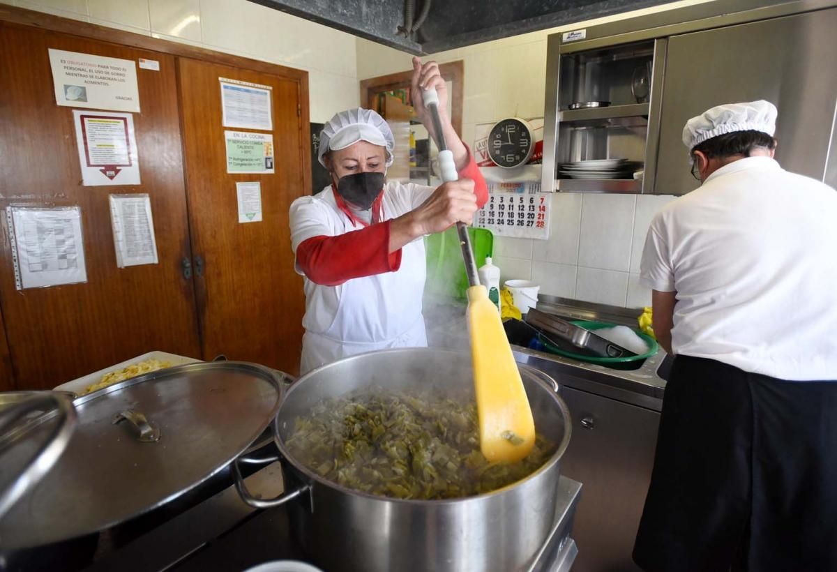 El comedor Trinitarios redobla el servicio por el efecto de la pandemia