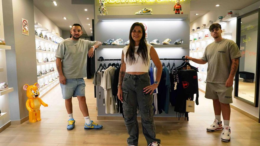 Abre en Málaga Why? Sneaks: un olimpo para los amantes de las zapatillas