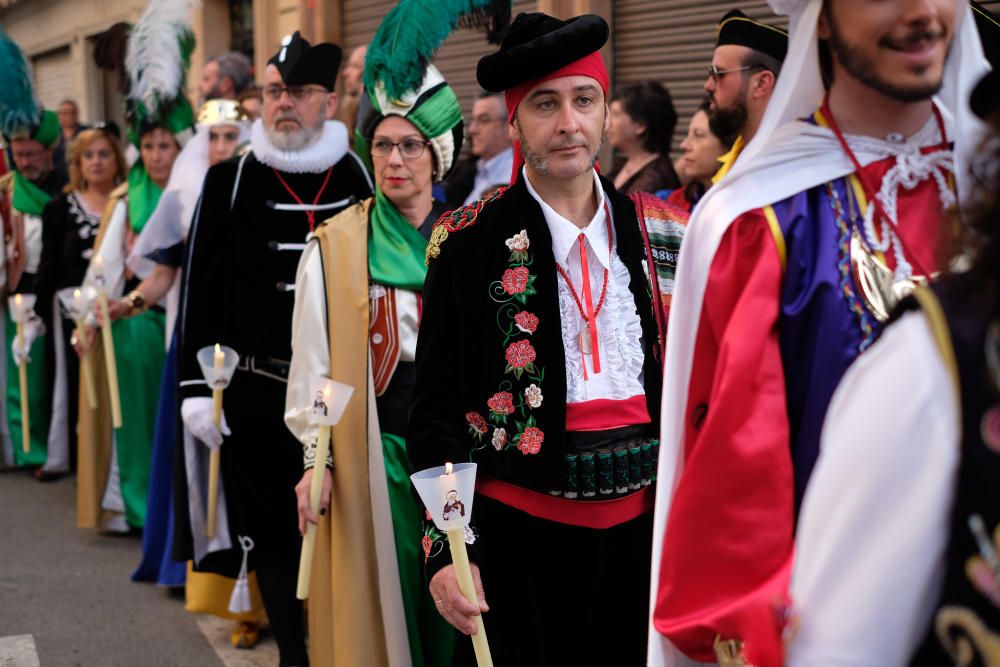 Miles de devotos festeros acompañaron al santo anacoreta en la sobria y tradicional Procesión