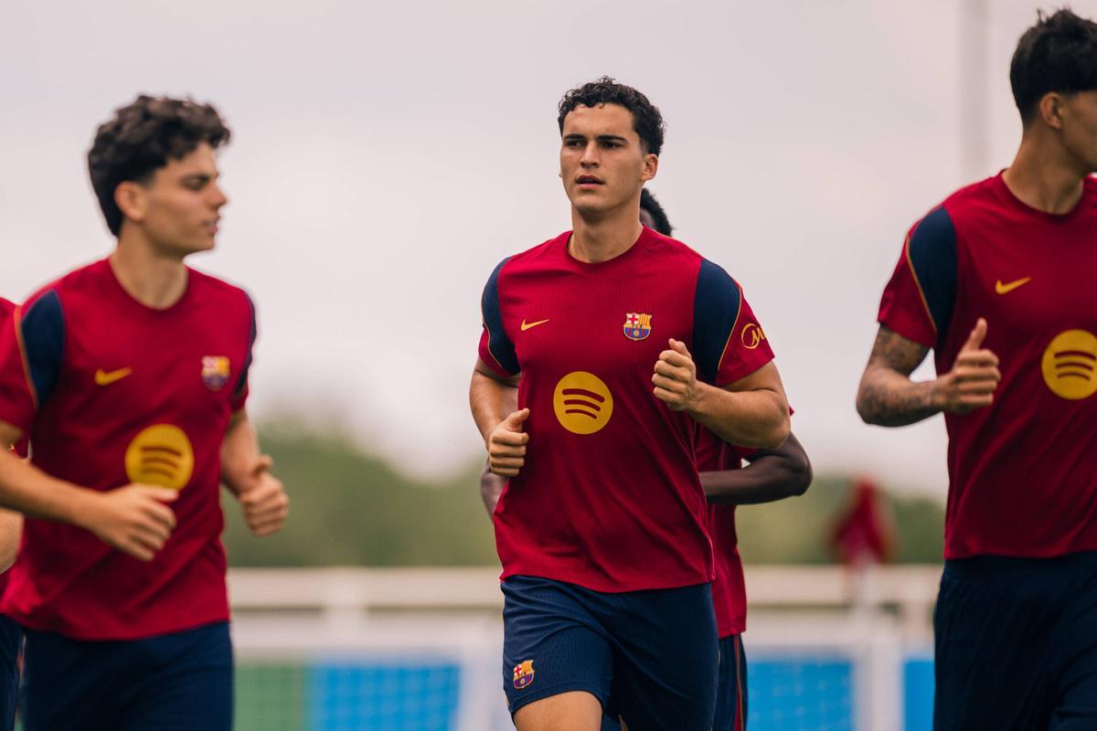Pretemporada Barça. xavi espart . alvaro cortes. barça. pretemporada 2026/2027 . stage . inglaterra . entrenos. entreno 2026/2027. Saint George's Park