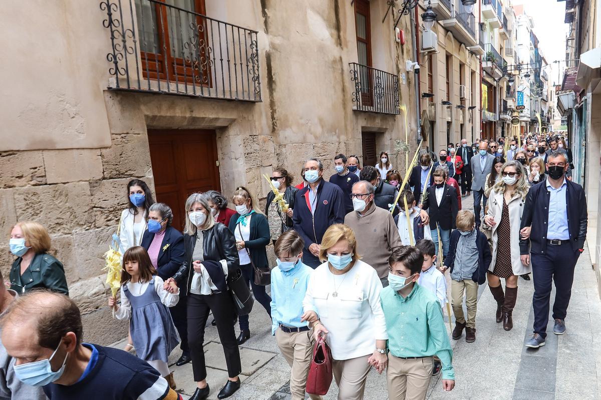 El obispo Munilla preside la procesión de las Palmas en Orihuela