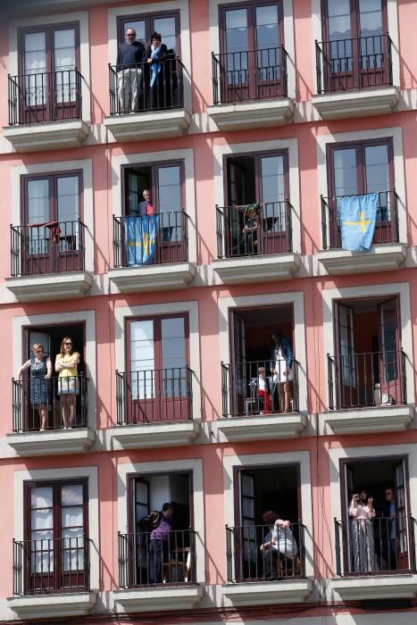 Pregón y desfile de carrozas en las fiestas del Bollo en Avilés