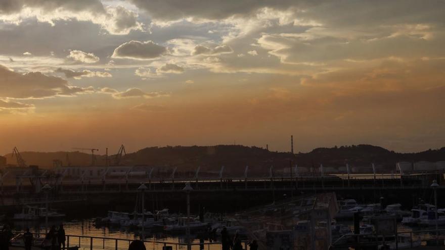 El fuerte olor a humo por los incendios llega hasta Gijón