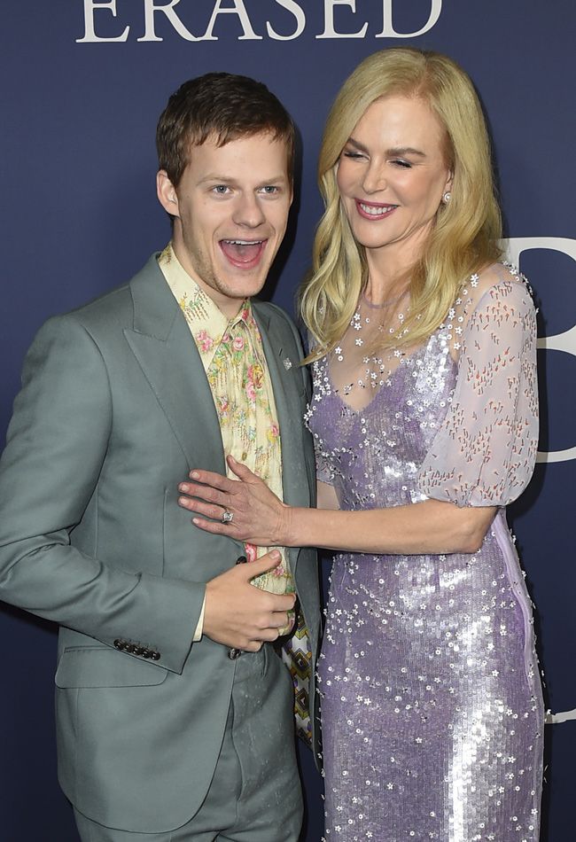 Nicole Kidman junto a su compañero Lucas Hedges
