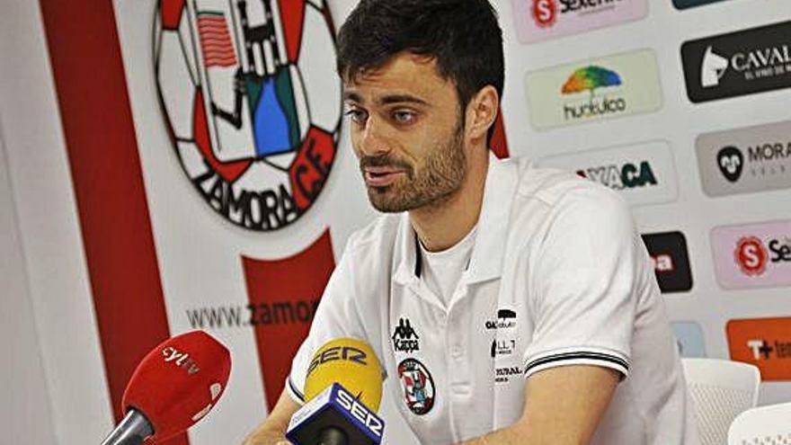 Javi Rodríguez, ayer en rueda de prensa.