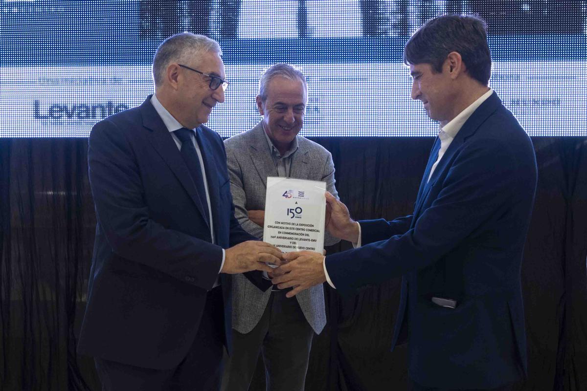 Inauguración en Nuevo Centro de la exposición del 150 aniversario de ...