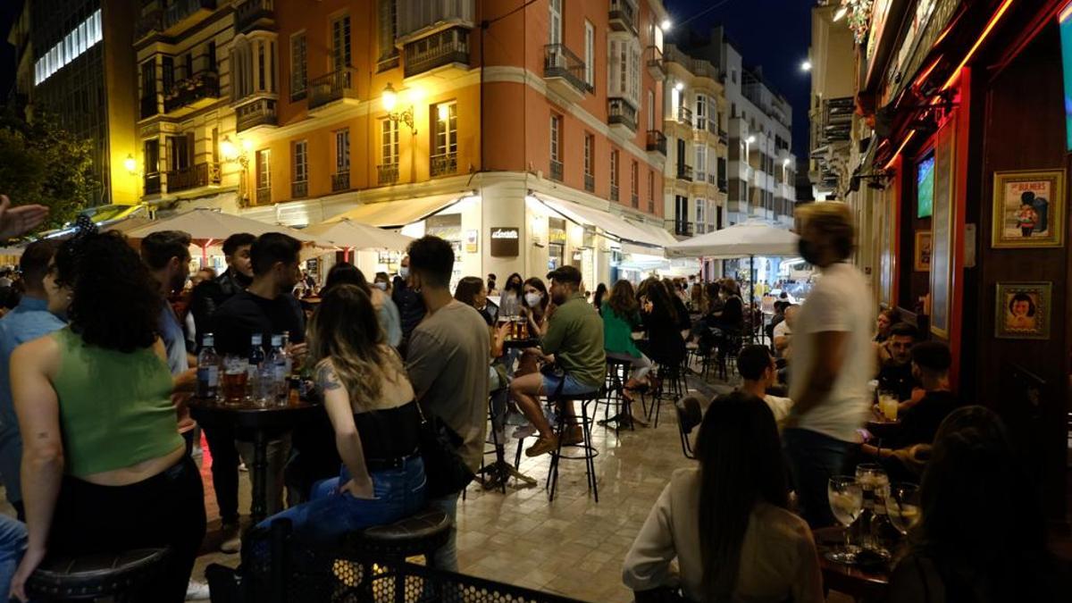 Una imagen del Centro de Málaga, este sábado por la noche.