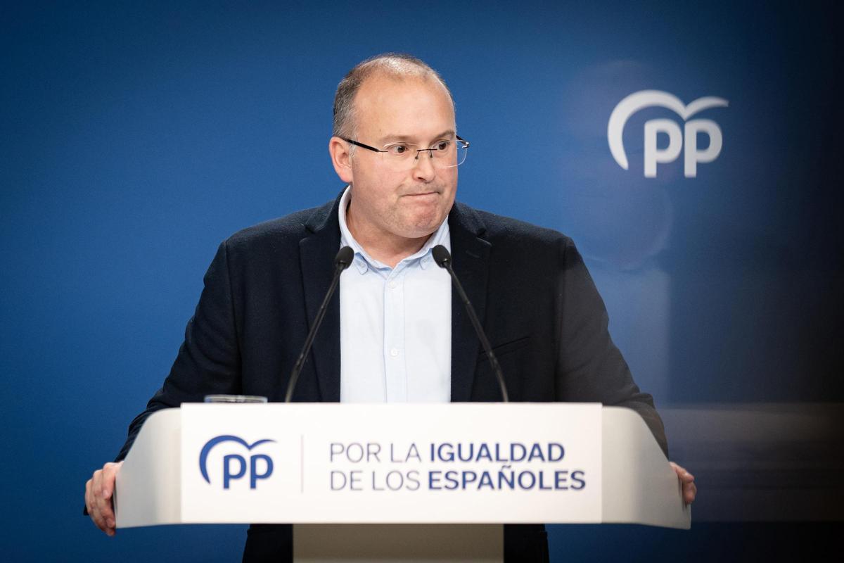 Archivo - El vicesecretario nacional de Coordinación del PP, Miguel Tellado, durante una rueda de prensa posterior al Comité de Dirección del PP, a 13 de noviembre de 2023, en Madrid (España).