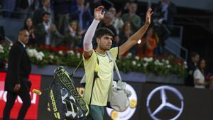 Carlos Alcaraz se despide del Mutua Madrid Open tras ser derrotado por Andréi Rublev