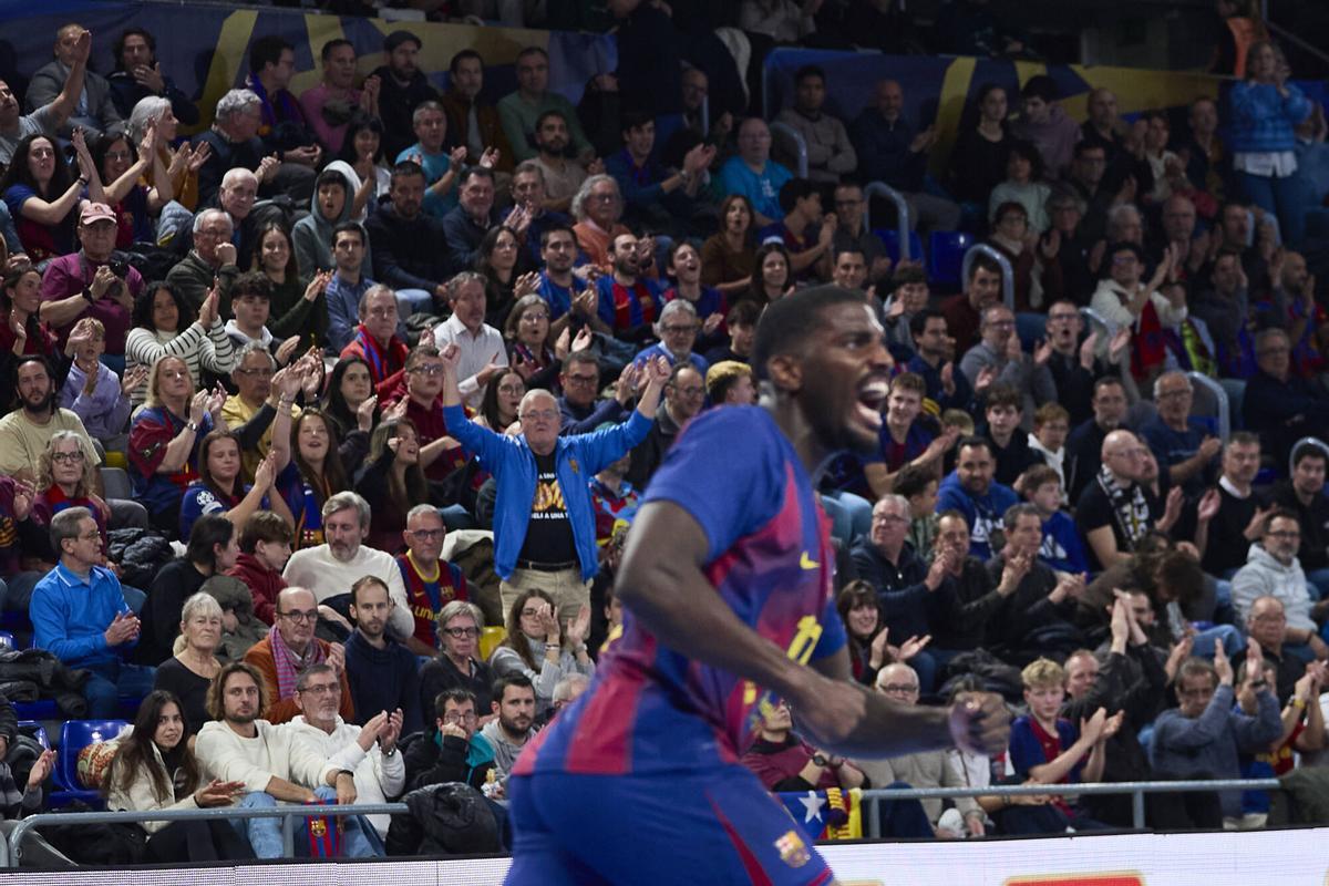 Dika Mem, durante un partido