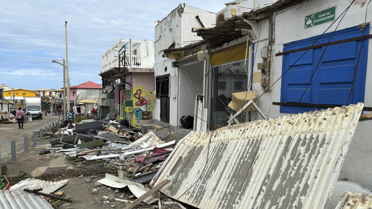 Destrozos ocasionados por el temporal en Mayotte en 2024.