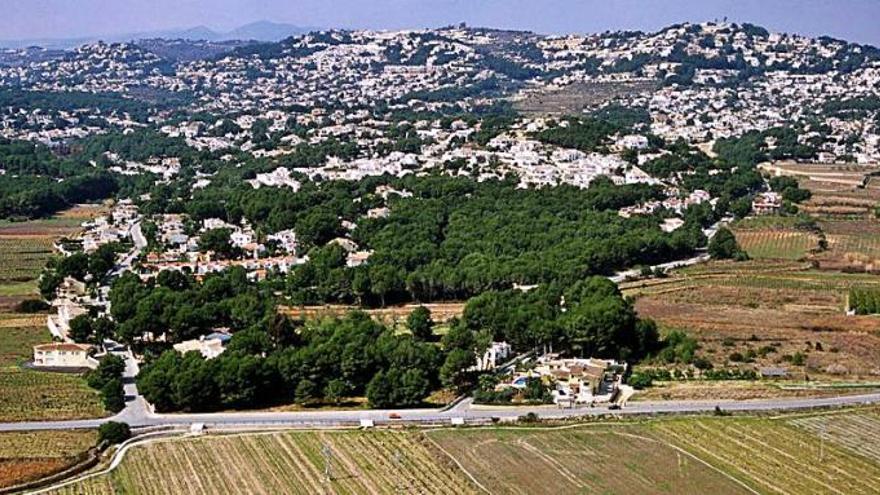 Teulada-Moraira ilumina un tramo de la carretera que une los dos núcleos