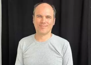 El filòsof xileno-palestí Rodrigo Karmy impartix una conferència en la Universitat de València