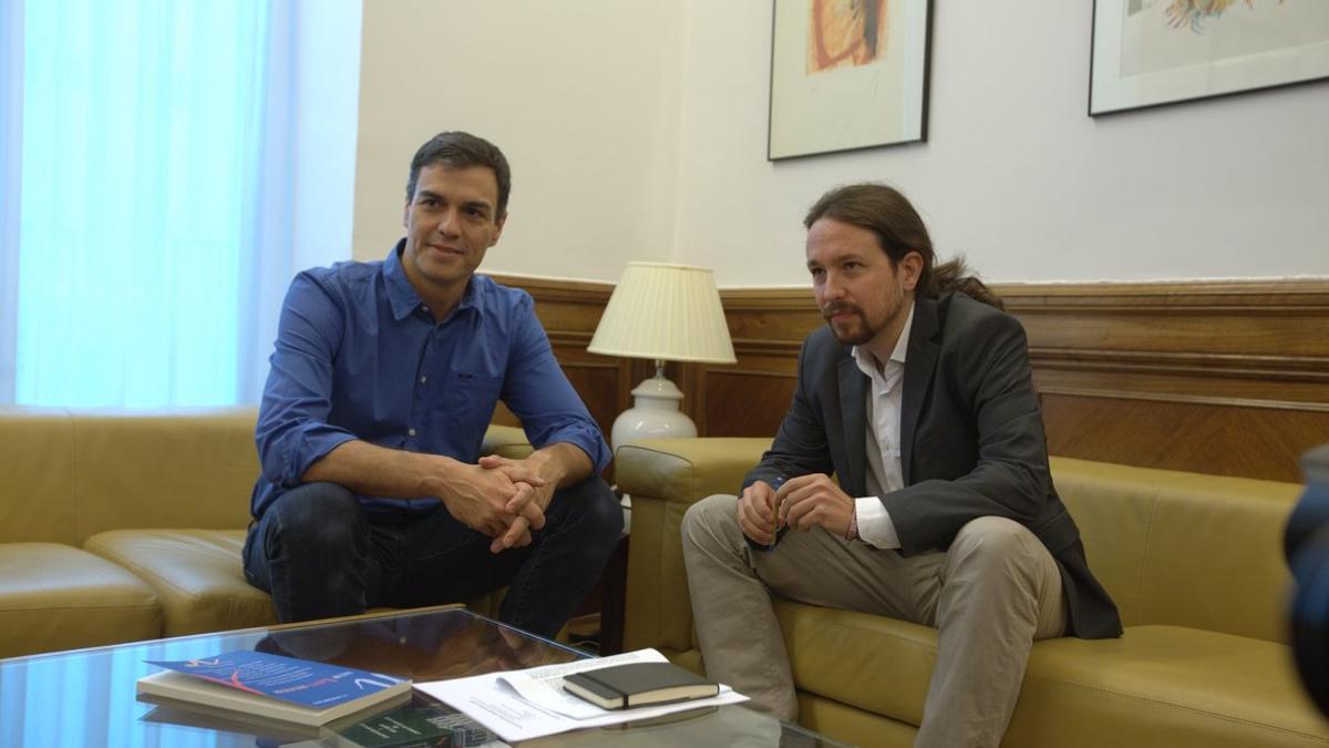 Sánchez e Iglesias, durante una reunión en el Congreso, en una imagen de archivo.