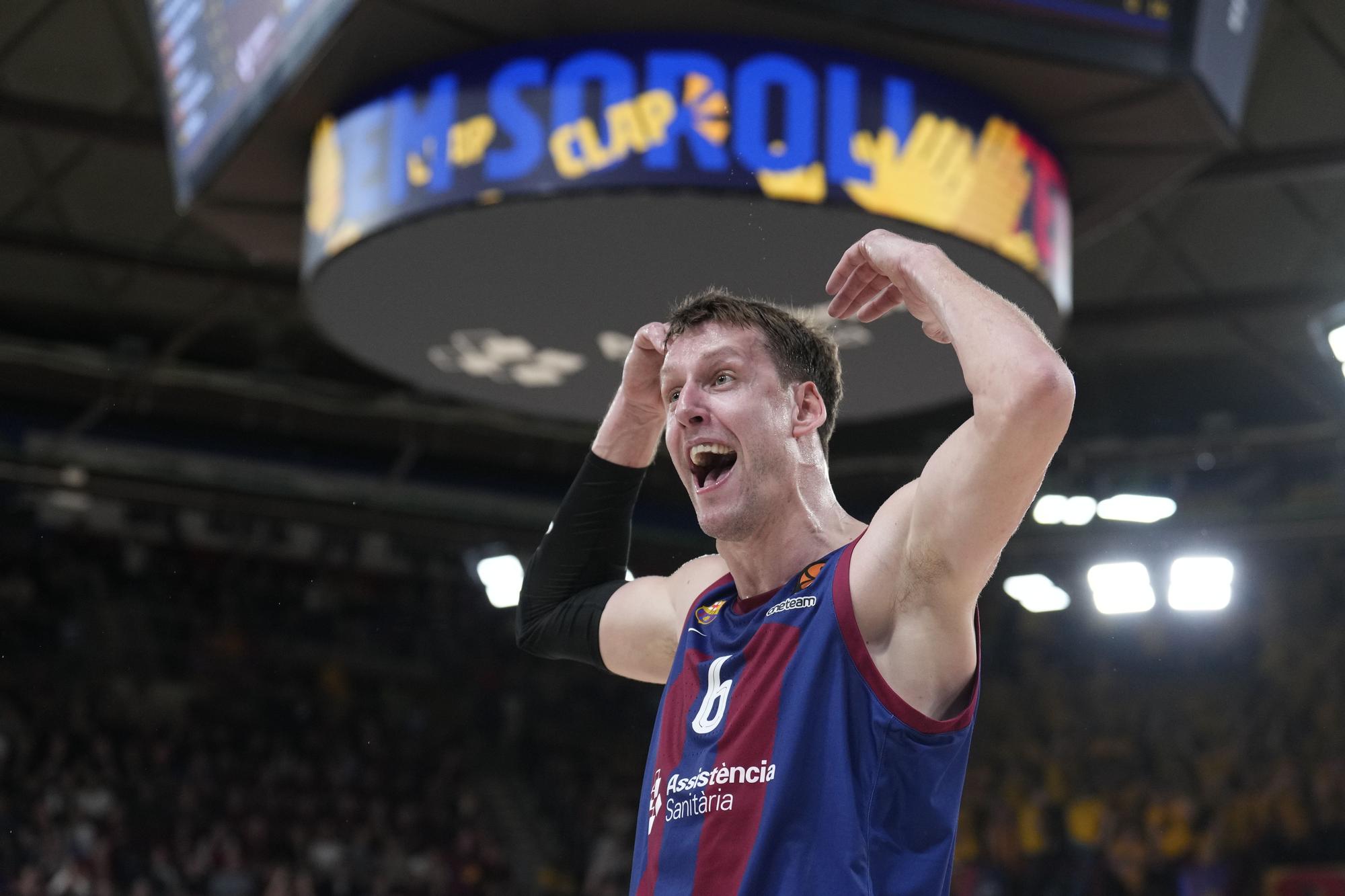 83-78. Vesely lidera la victoria del Barça en el clásico contra el Real Madrid