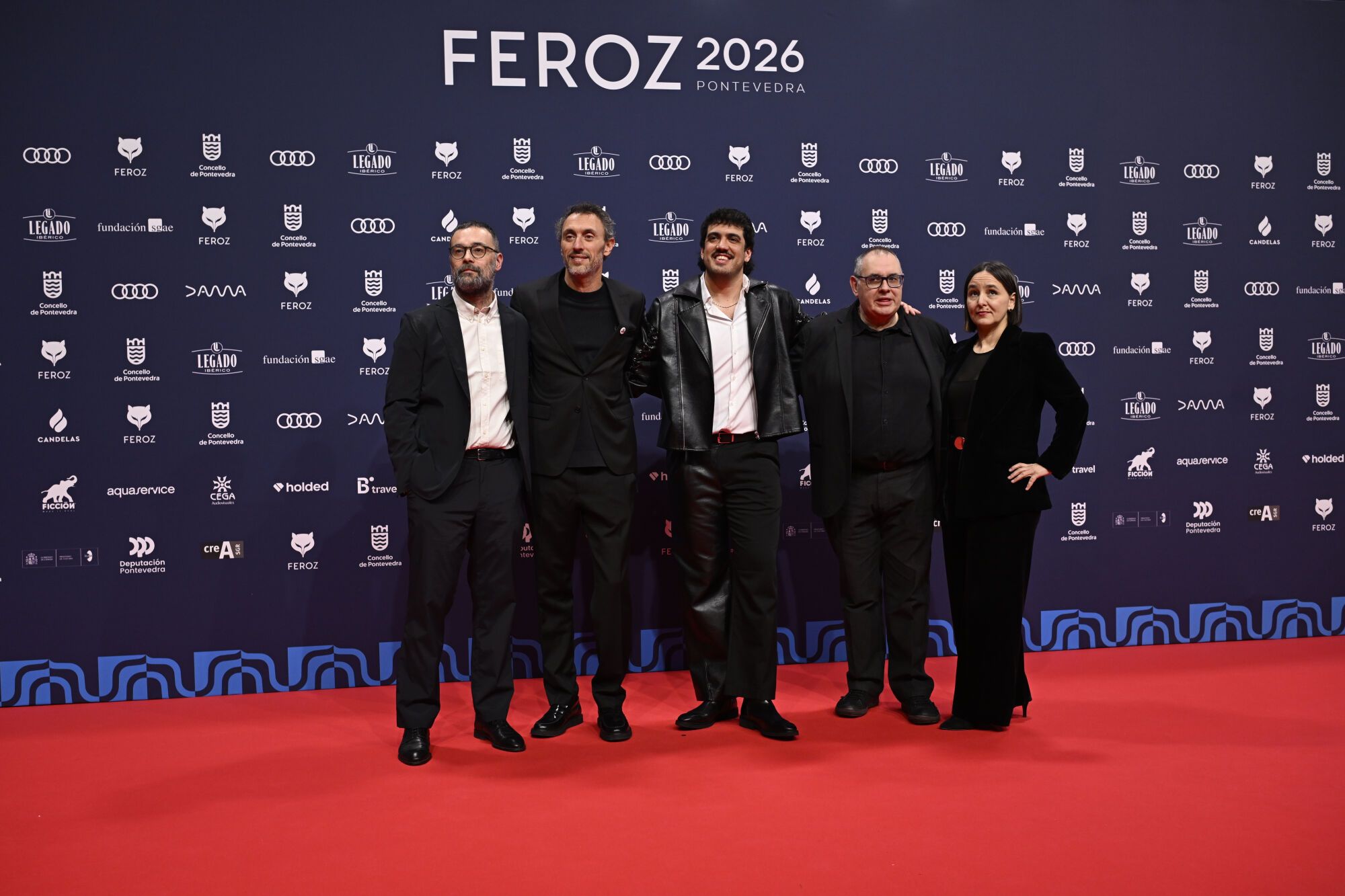 PONTEVEDRA, 24/01/2026.- El equipo de La Canción posa a su llegada a la gala de entrega de los Premios Feroz 2026, organizada por la Asociación de Informadores Cinematográficos de España (AICE), hoy sábado en el Pazo da Cultura de Pontevedra. EFE/Brais Lorenzo