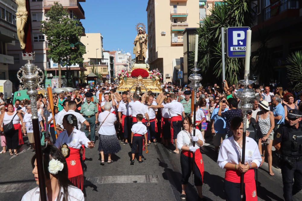 La procesión de la Virgen del Carmen por las calles de El Palo.