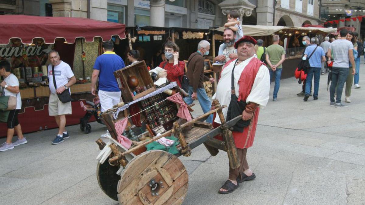 Uno de lo participantes en el mercado medieval. |   // IÑAKI OSORIO