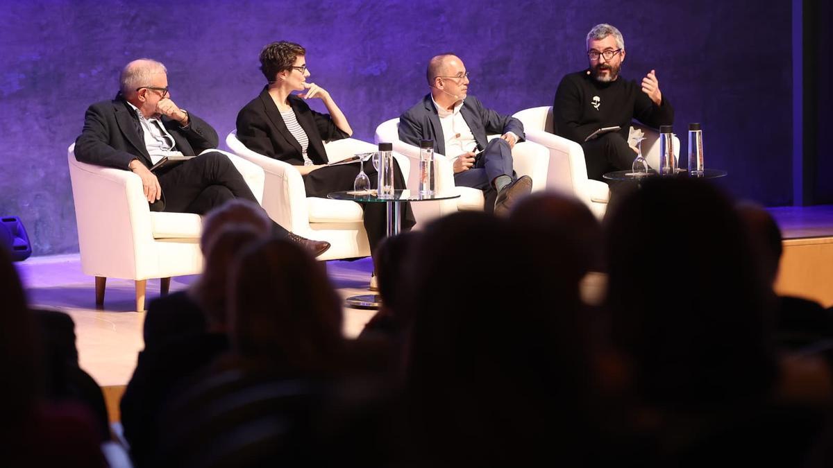 Los secretarios de Estado de Sanidad y Derechos Sociales, Javier Padilla y María Rosa Martínez, en el Congreso Internacional Dependencia y Calidad de Vida
