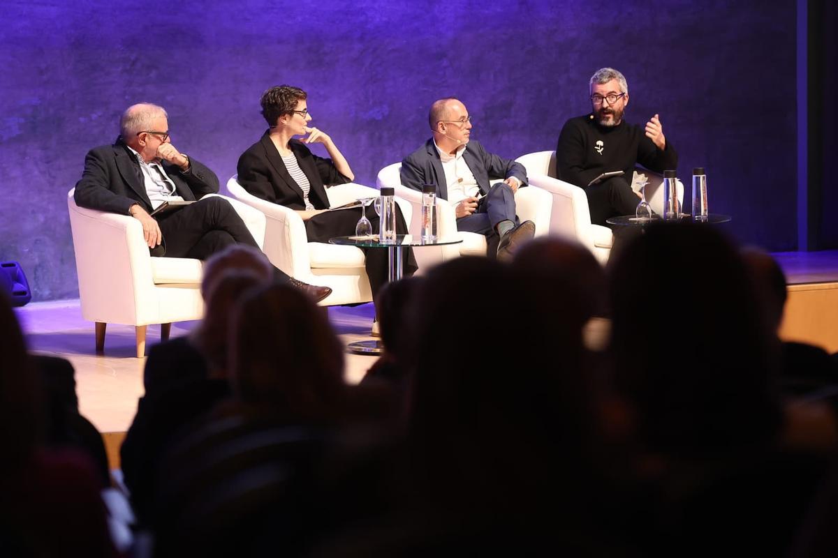 Los secretarios de Estado de Sanidad y Derechos Sociales, Javier Padilla y María Rosa Martínez, en el Congreso Internacional Dependencia y Calidad de Vida