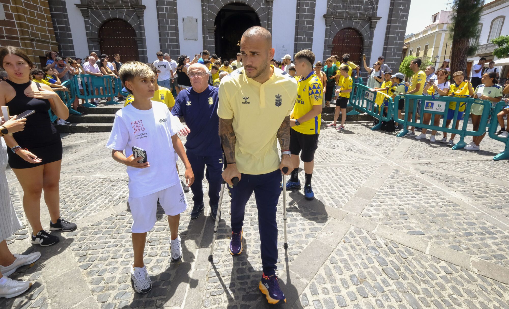 Ofrenda anual de la UD Las Palmas a la Virgen del Pino