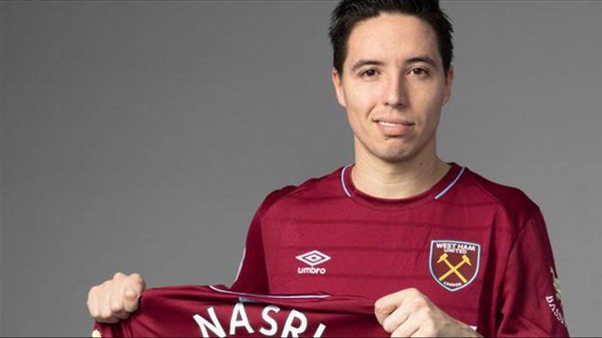 Nasri, posando como jugador del West Ham