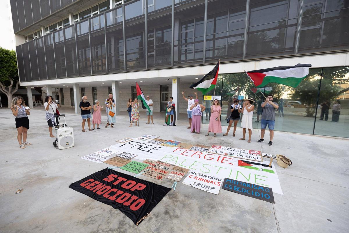 Cacerolada esta tarde ante los juzgados de Ibiza para rechazar la extradición.