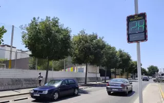 Activados dos radares informativos para controlar la velocidad del tráfico de Lucena