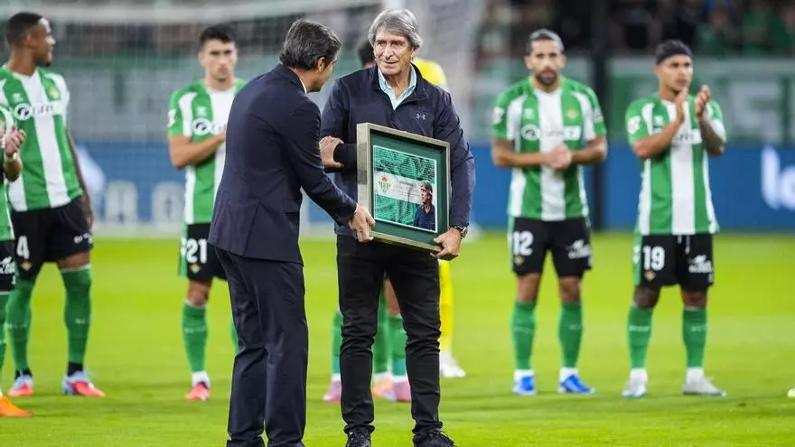 Pellegrini: "Dirigir 264 partidos a un club tan popular y pasional como el Betis no es fácil"