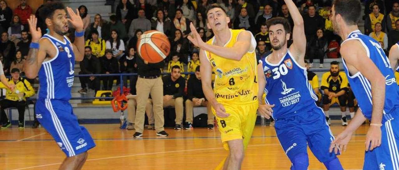 El Arcos Albacete apura en Cambados las opciones de permanencia. // Iñaki Abella