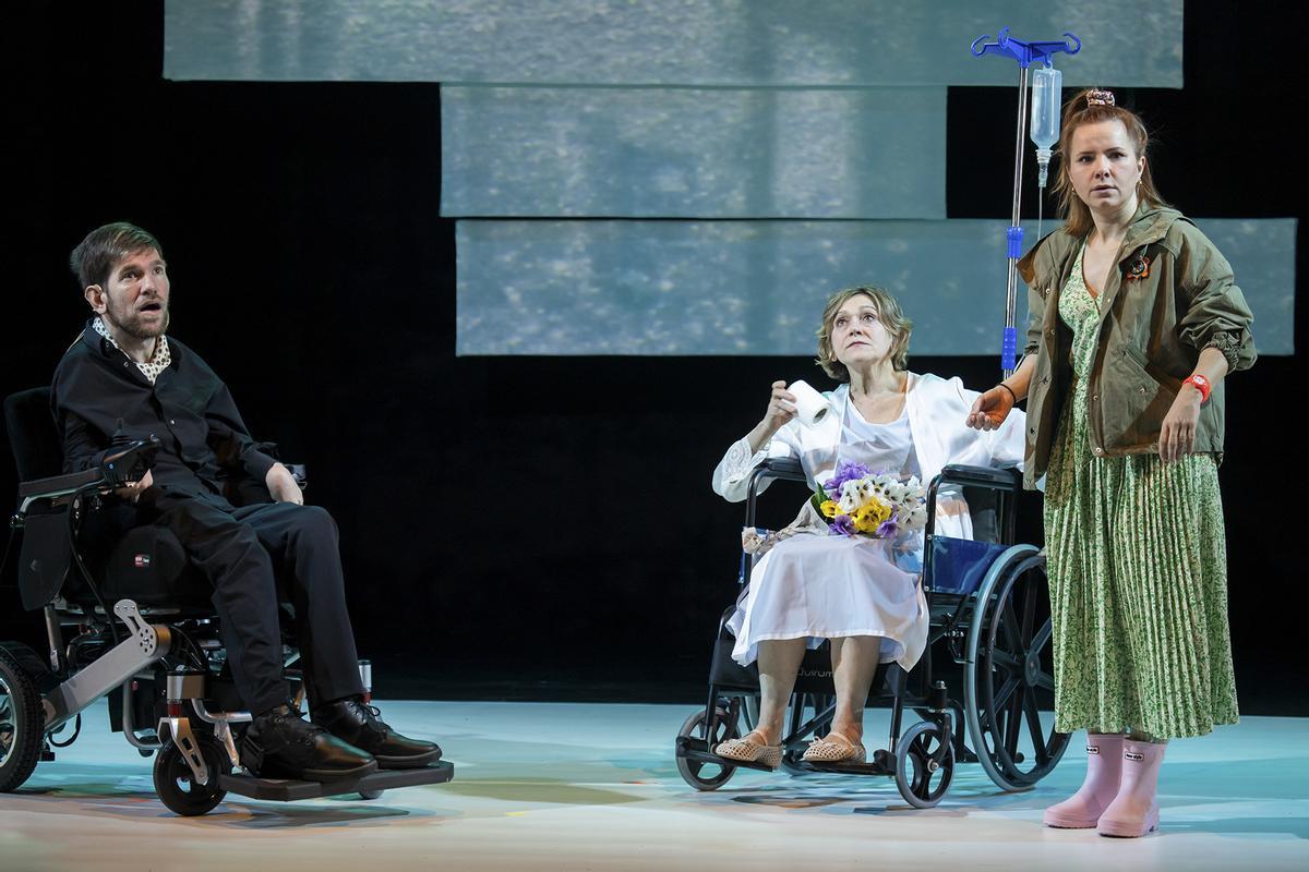 Telmo Irureta, Mireia Gabilondo y Aitziber Garmendia.