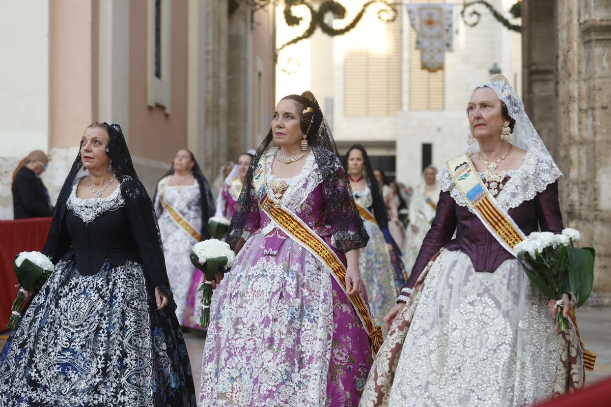Todas las fotos de la Ofrenda del 18 de marzo por la calle de la Paz hasta las 19:30 horas