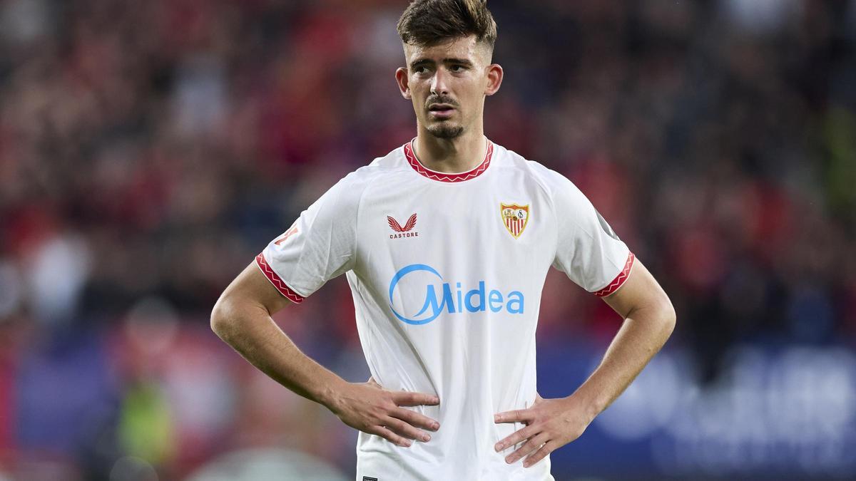 Kike Salas, en un partido con el Sevilla FC.