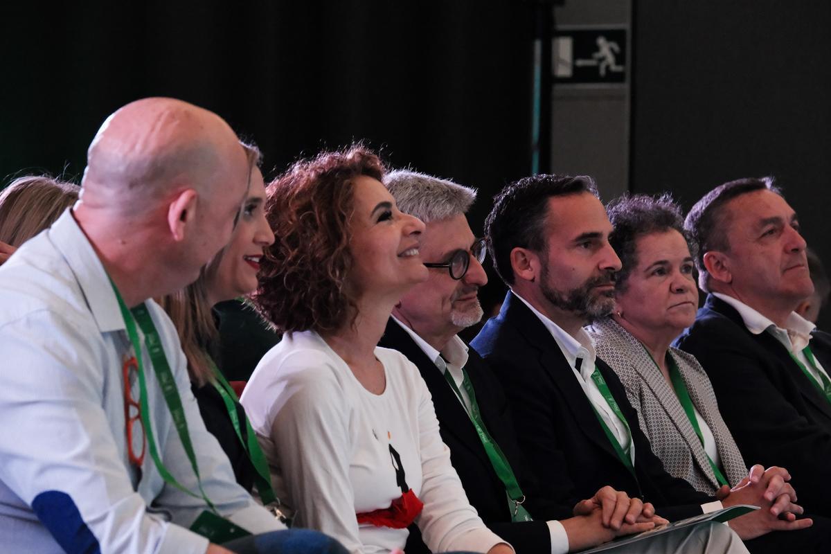 María Jesús Montero, Josele Aguilar, Dani Pérez y los líderes sindicales Fernando Cubillo y Soledad Ruiz.