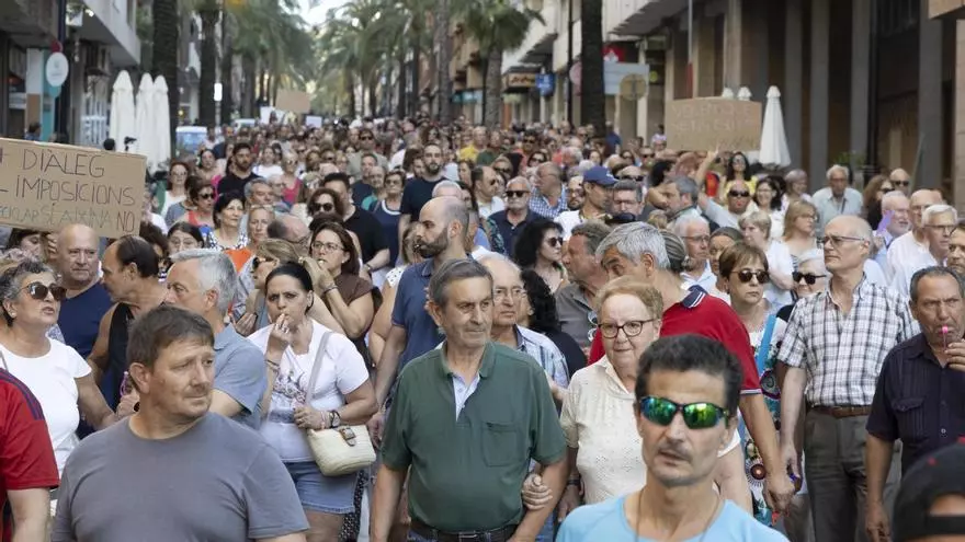 Así ha sido la protesta vecinal por el puerta a puerta en Ontinyent