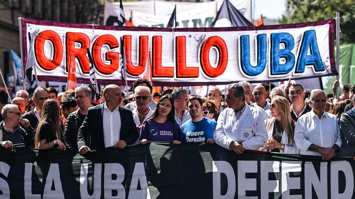 Protesta contra el recorte de financiamiento de las universidades argentinas