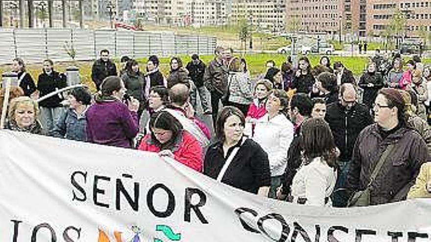 Padres de La Corredoria exigen mejoras en los centros educativos.