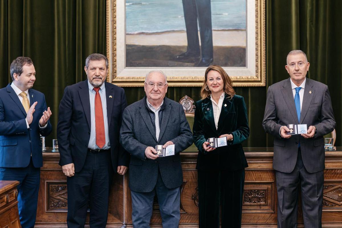 Entrega de reconocimientos en el Ayuntamiento de Castelló.