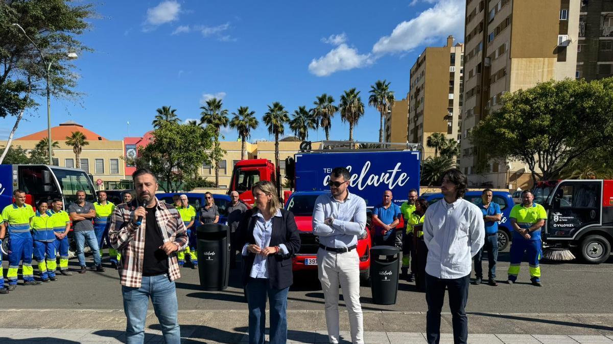 El alcalde de Telde, Juan Antonio Peña, y la edil de Limpieza, María Calderín.