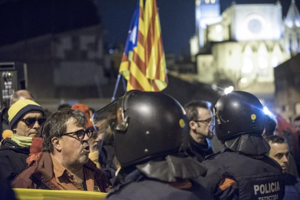 Milers de persones es manifesten a Manresa per la