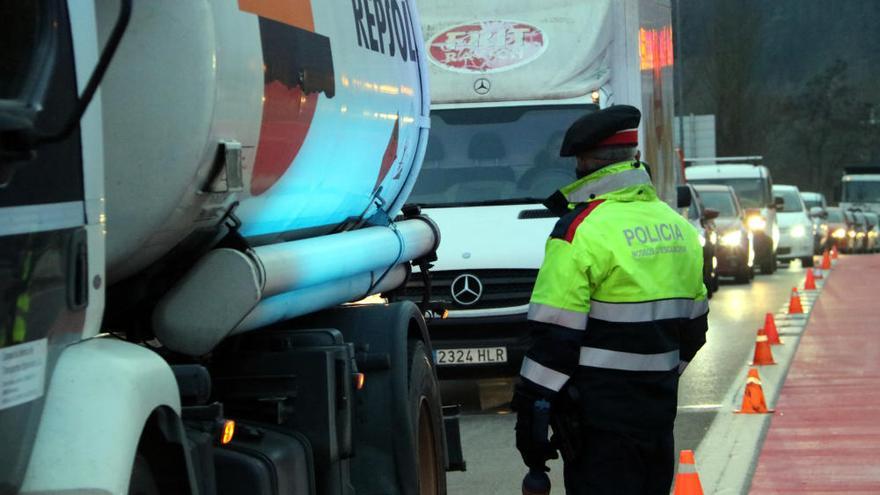 Controls policials a Ripoll pel confinament perimetral