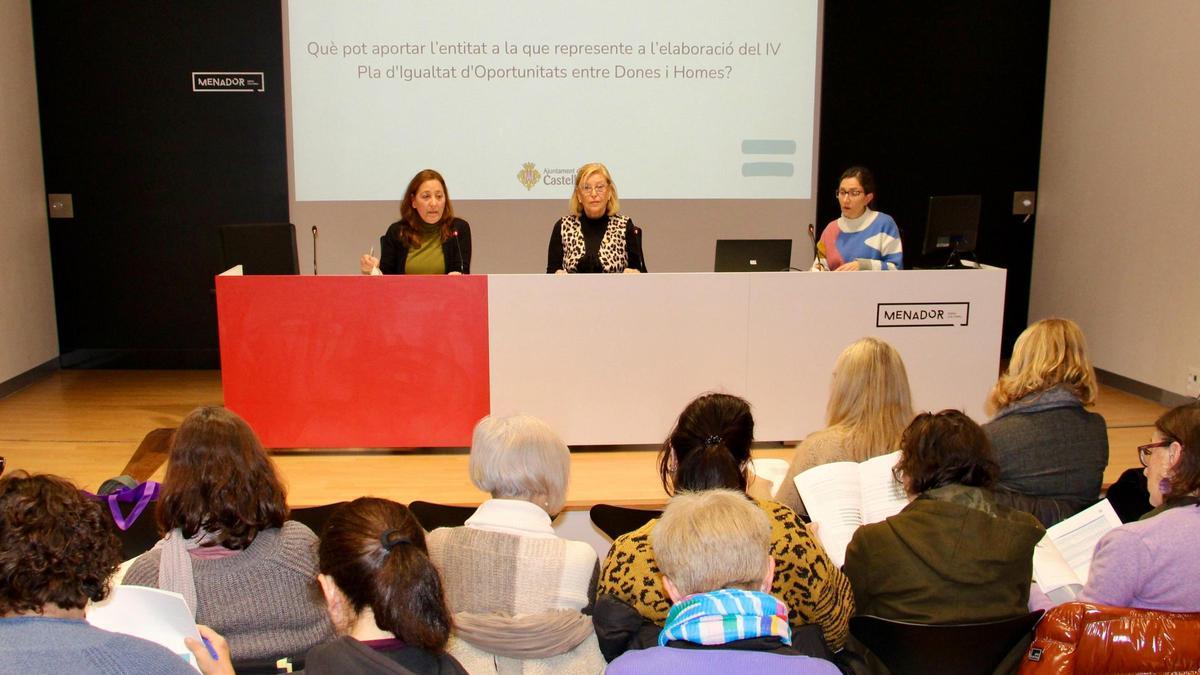 Reunión de trabajo para elaborar el nuevo plan de igualdad.